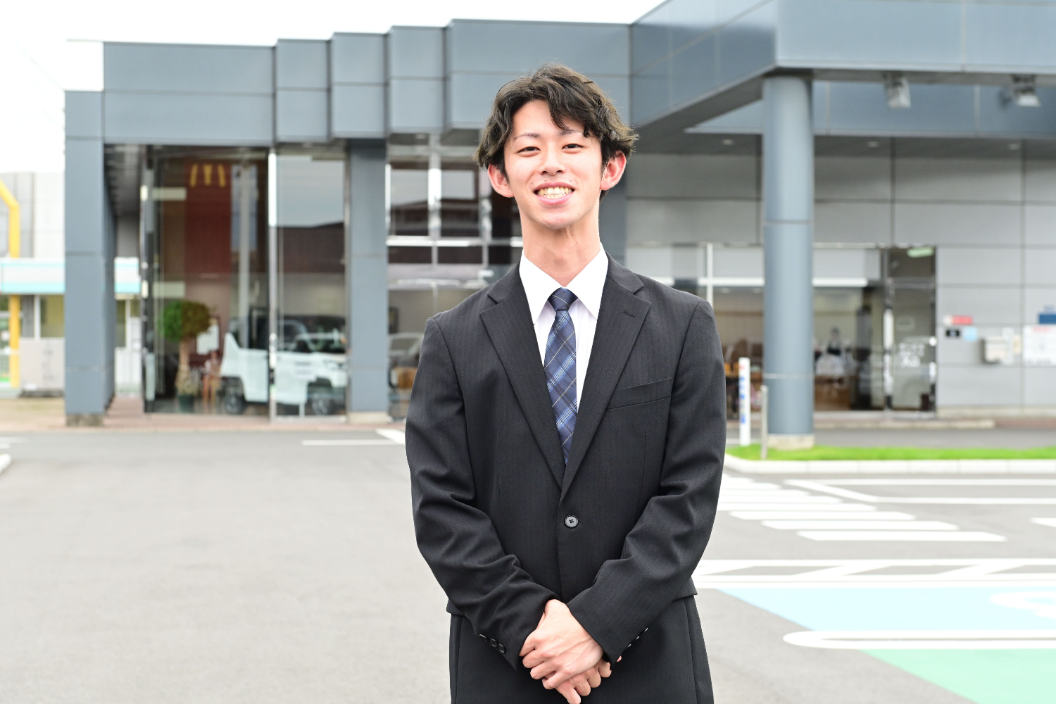 営業職は、お客様との出会いを通して自分自身も成長できる仕事。 <br>温かい人たちに囲まれた職場で、自分の可能性を追求する